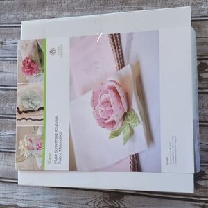 🆕️ Cricut Anna Griffin Make Something You Love Fabric Material Kit. NEW
